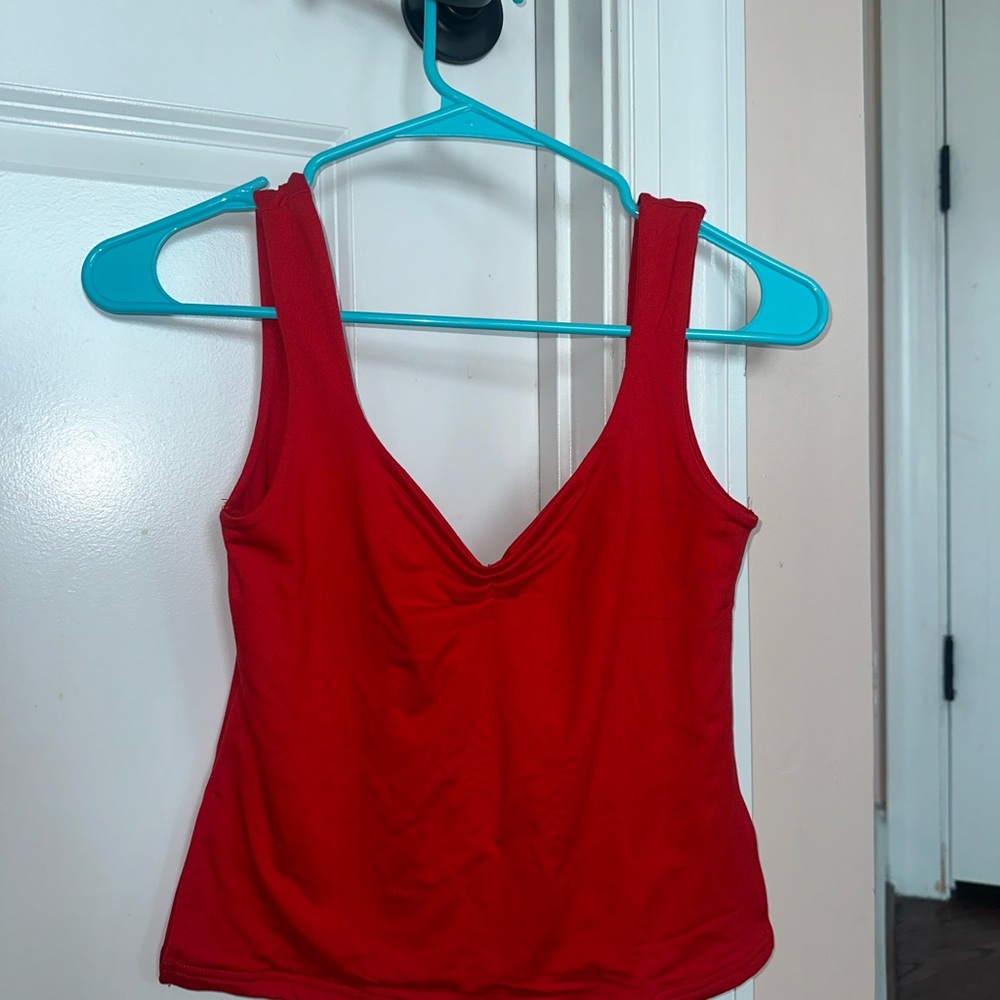 Red top with synch in the front